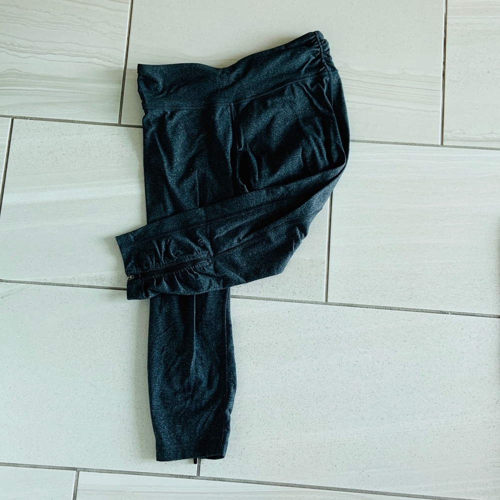 Lululemon cropped leggings dark gray